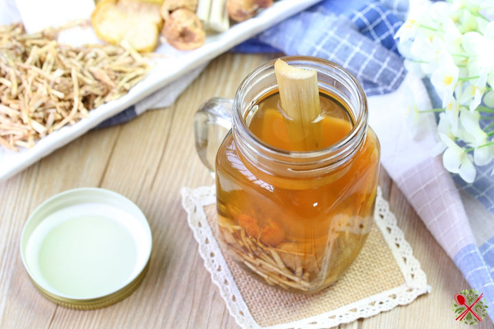 夏日降火饮品——竹蔗茅根水 